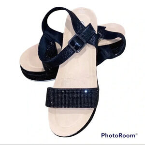 FOREVER SANDALS WOMENS SZ  7